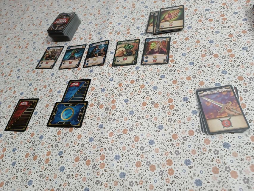 테이블 위의 Hero Realms, 사진: Viafora - Francesc