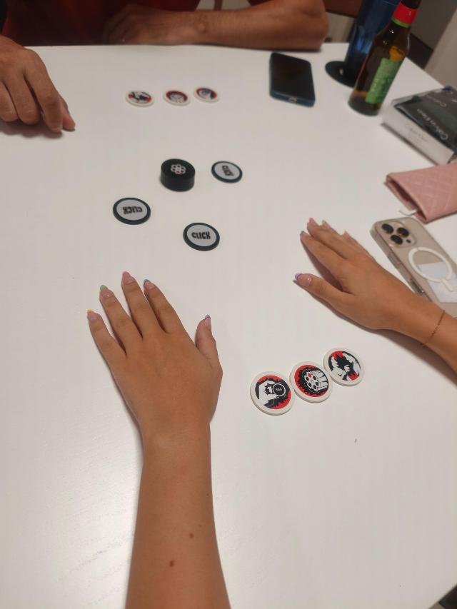 Ruleta Rusa på bordet, foto av Josele
