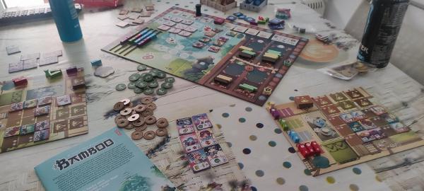 Bamboo på bordet, foto af Shinychi3