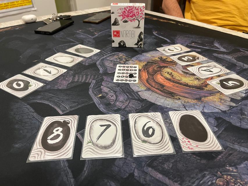 Narabi op tafel, foto van Bruno Circulo Friki