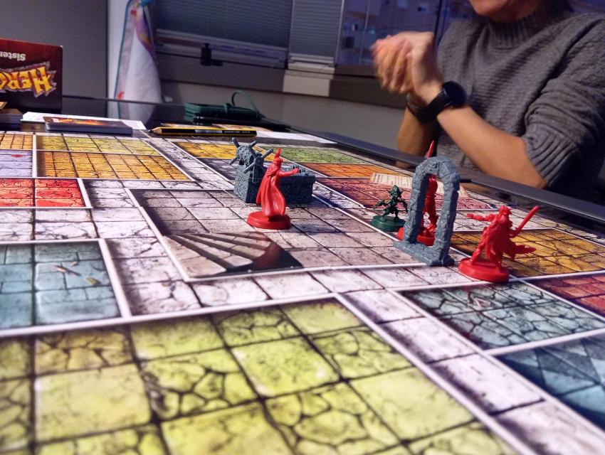 HeroQuest Advanced Quest na stole, foto: Estepo Estepoes