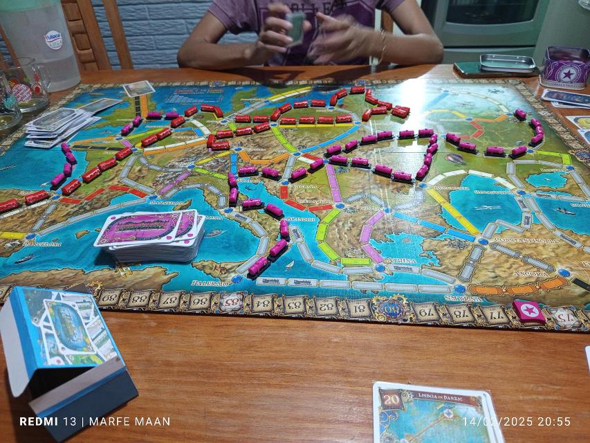 Ticket to Ride: Europe – 15th Anniversary auf dem Tisch, Foto von MarFe MaAn