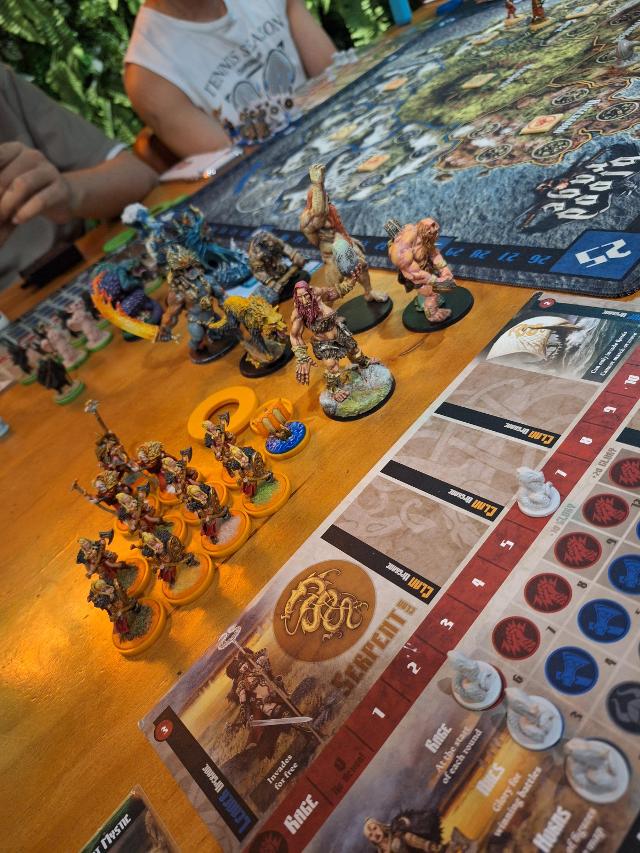 Blood Rage sul tavolo, foto di Vincent Tsen