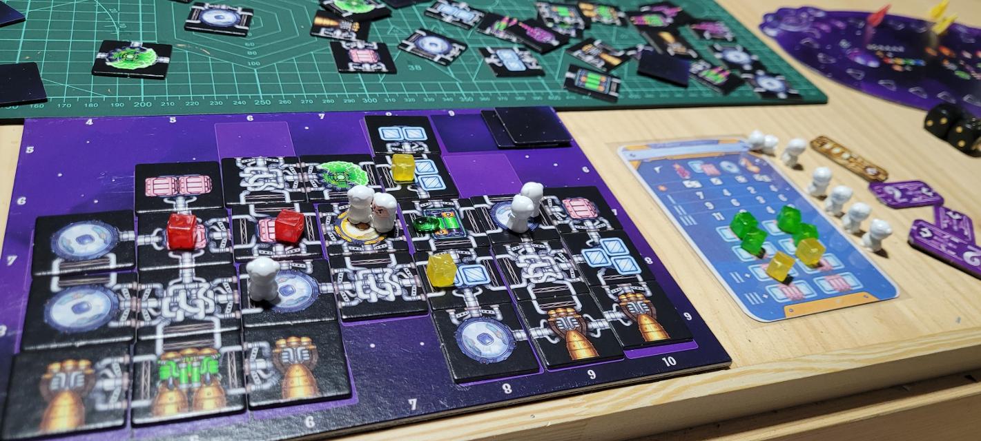 Galaxy Trucker (Second Edition) på bordet, foto af AtomicFenix
