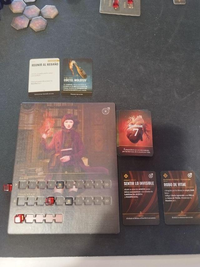 Vampiro: La Mascarada – Chapters sobre la taula, foto de Morriondo