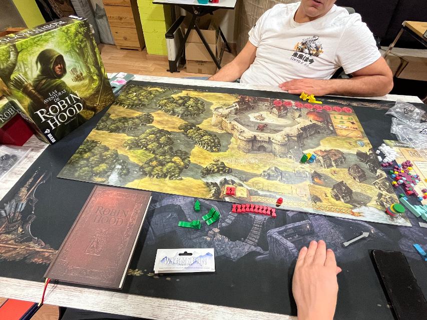 The Adventures of Robin Hood on the table, photo by Bruno Circulo Friki