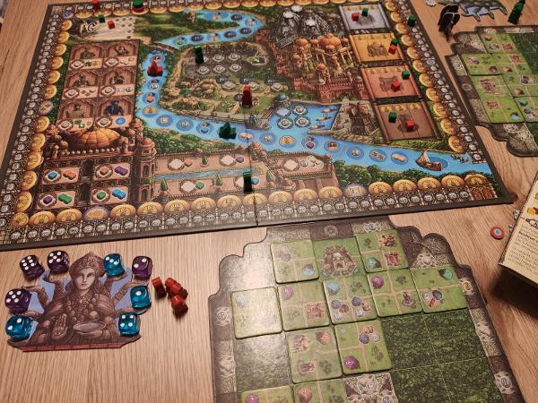Rajas of the Ganges on the table, photo by tienlevy