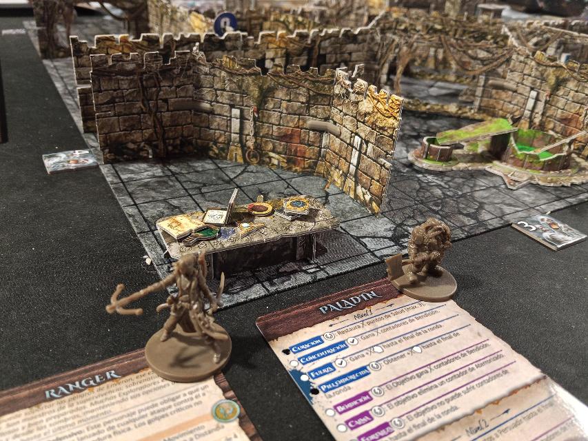 Maladum: Dungeons of Enveron na stole, foto: Morriondo