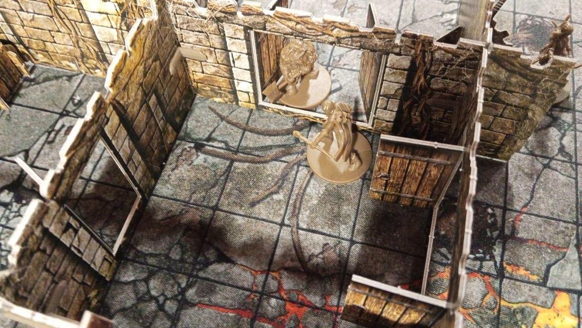 Maladum: Dungeons of Enveron na stole, foto: Morriondo