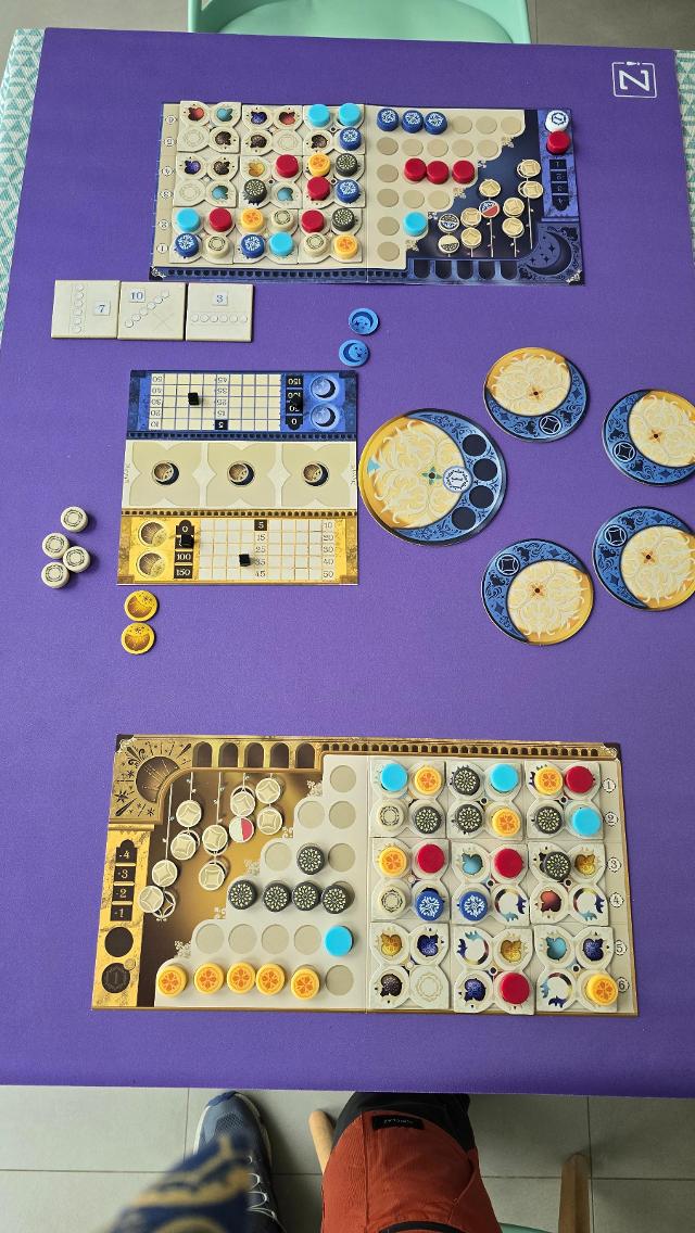 Azul Duel на масата, снимка: Daniel Martín Romo Parra