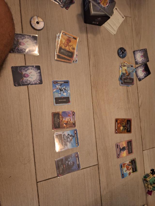 Mindbug: Beyond Evolution on the table, photo by Artur Rodríguez Coma