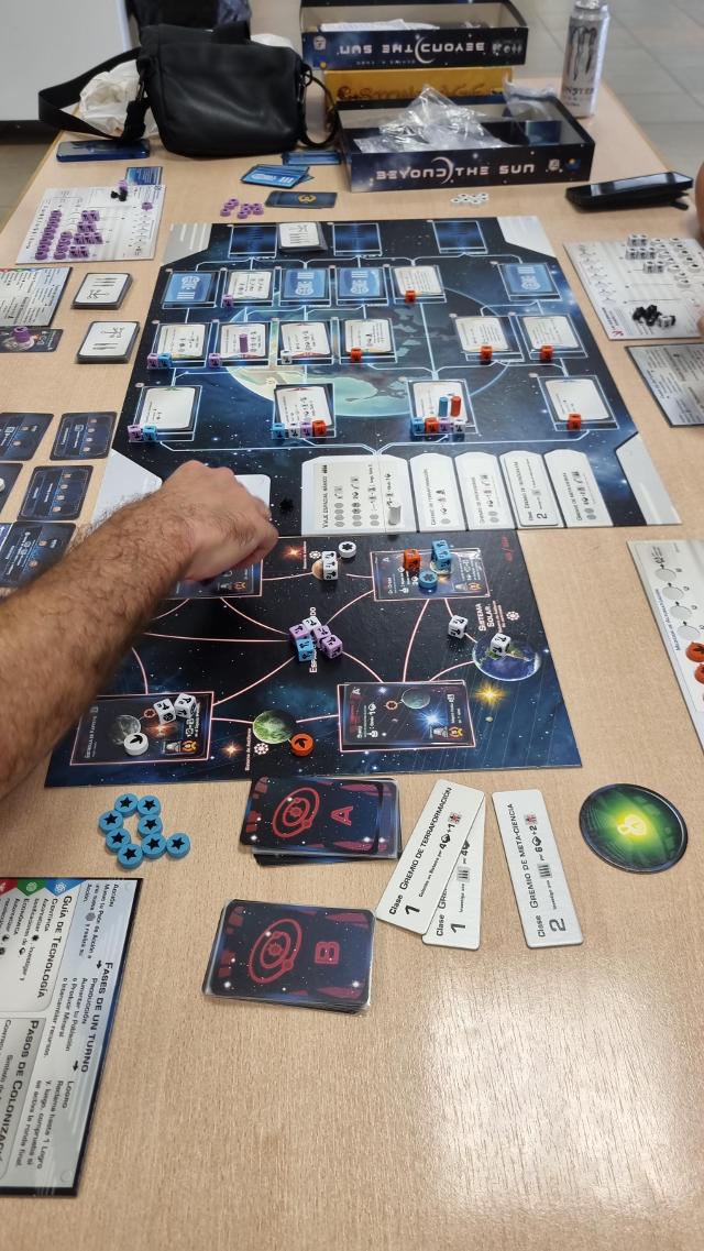 Beyond the Sun on the table, photo by Txus Salinas