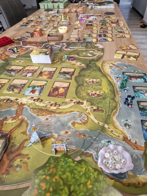 Everdell: The Complete Collection sobre la taula, foto de Pere