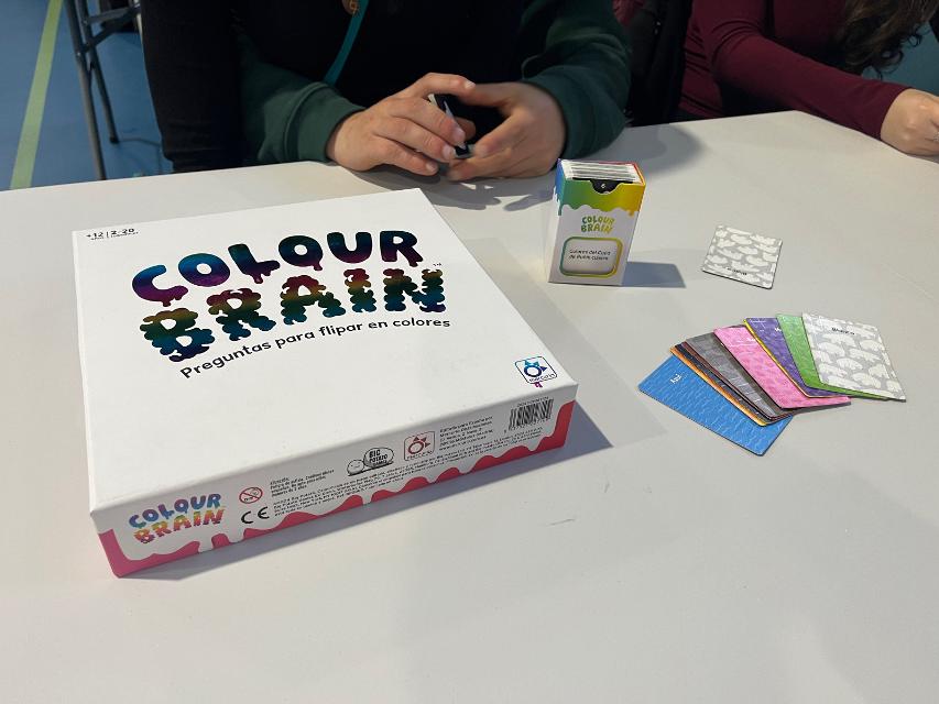 Colourbrain on the table, photo by Bruno Circulo Friki