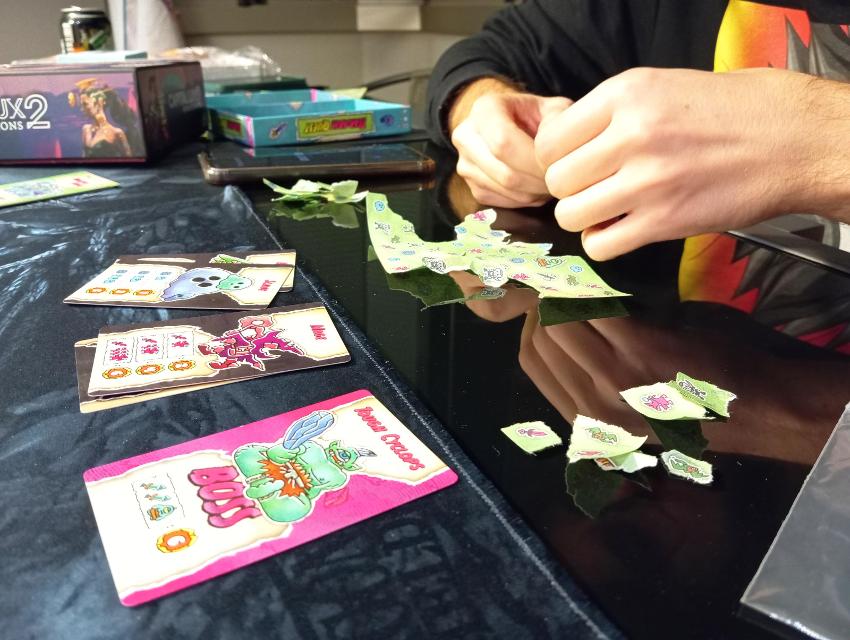 Tearable Quest on the table, photo by Estepo Estepoes
