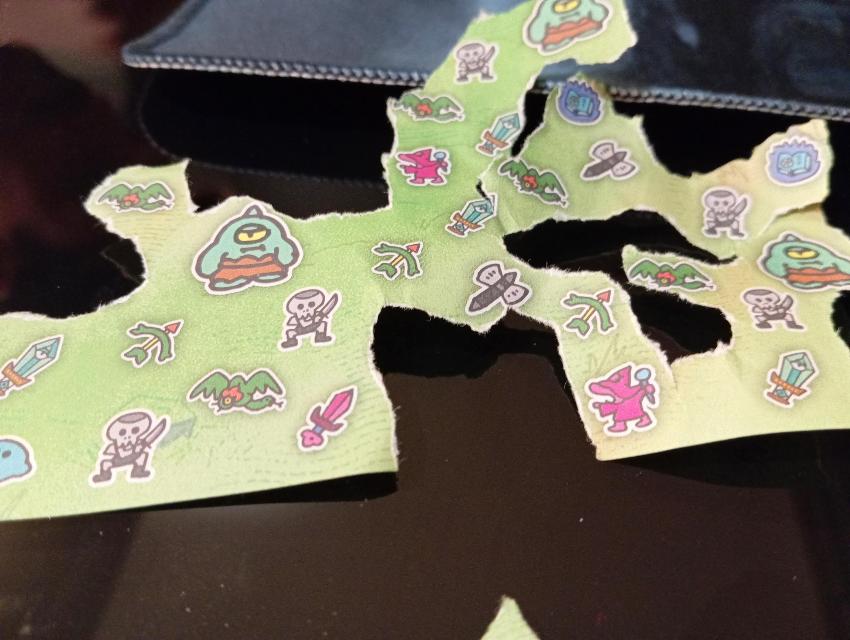Tearable Quest on the table, photo by Estepo Estepoes