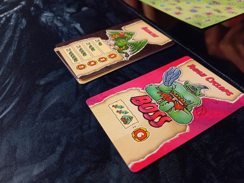 Tearable Quest on the table, photo by Estepo Estepoes