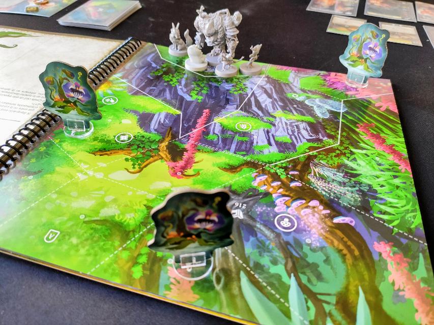桌上的Familiar Tales,照片来自 Mario Estruch