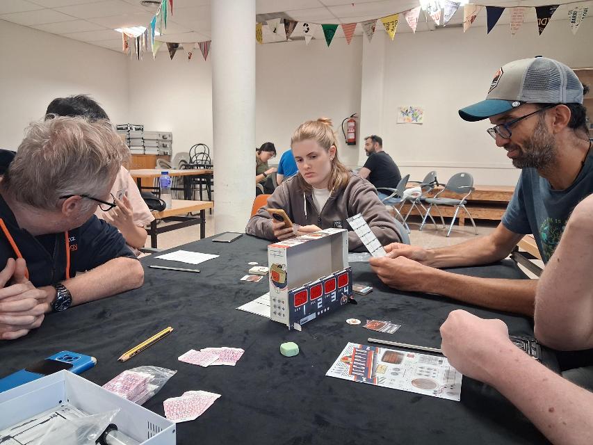 Decrypto on the table, photo by Bea