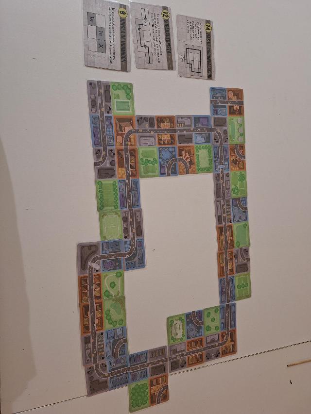 Sprawlopolis on the table, photo by Artur Rodríguez Coma