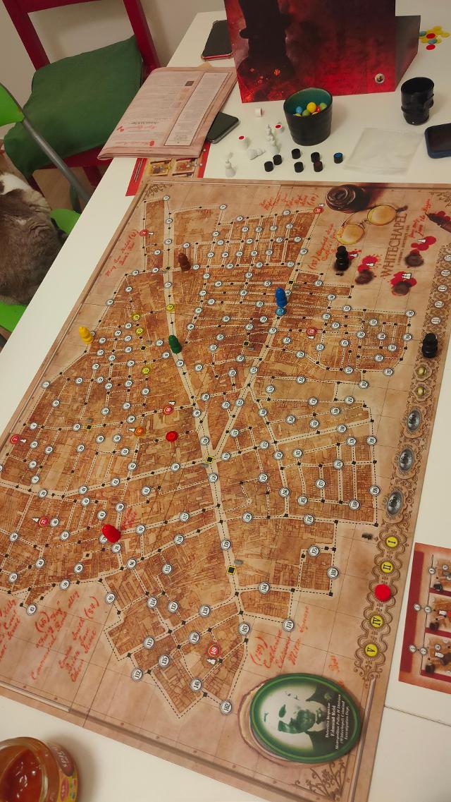 Lettres de Whitechapel sur la table, photo de Xerta