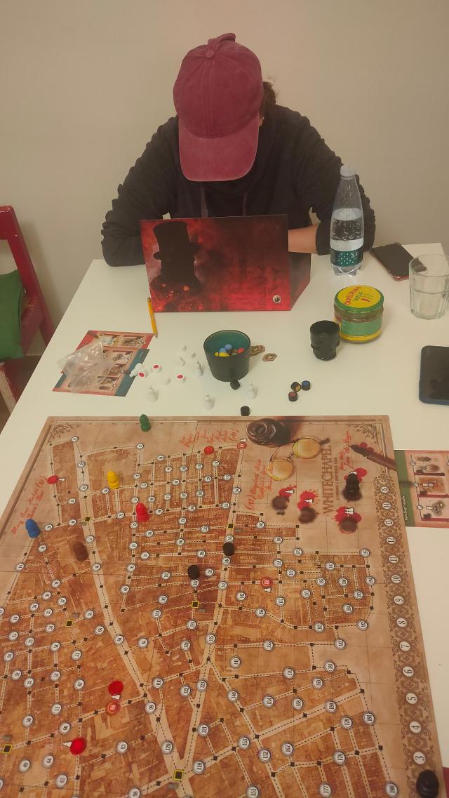 Lettres de Whitechapel sur la table, photo de Xerta
