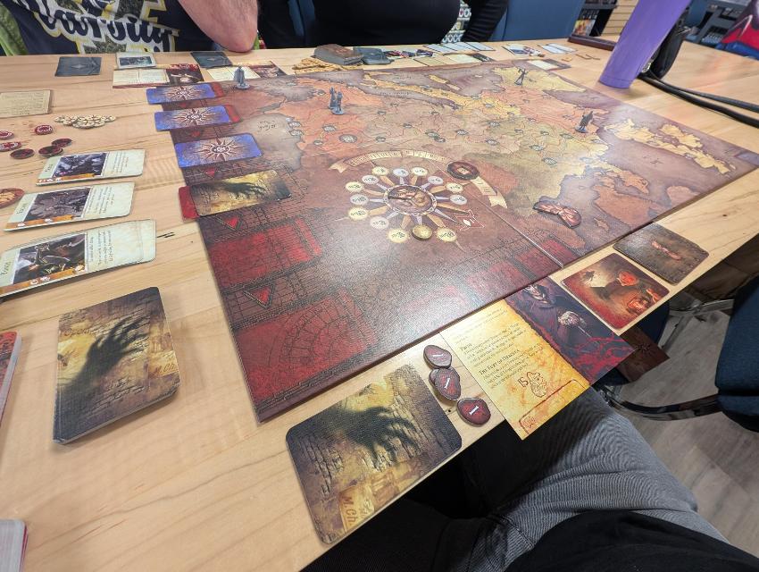 La Furia de Drácula sobre la taula, foto de Brandon Storm