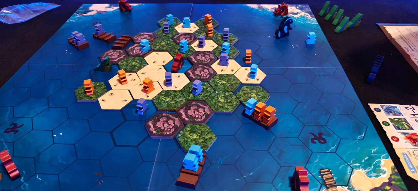Survive The Island on the table, photo by Sergio M.