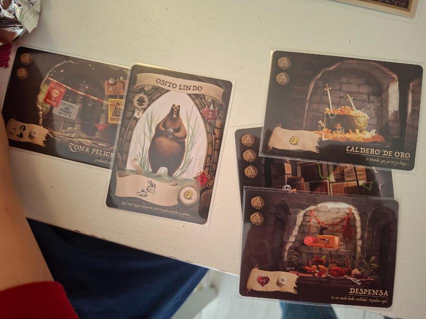 Dungeon Fighter: Second Edition on the table, photo by Artur Rodríguez Coma
