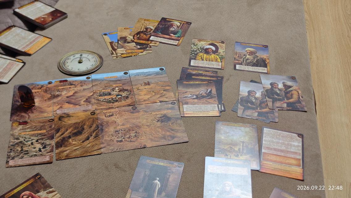 Al-Kahuf sobre la mesa, foto de FazerGD