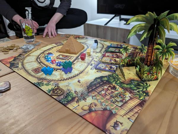Camel Up (Second Edition) sul tavolo, foto di Brandon Storm