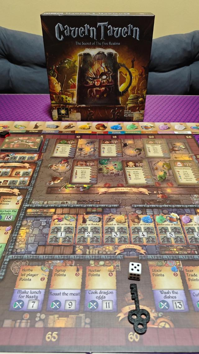 Cavern Tavern sur la table, photo de onyxo
