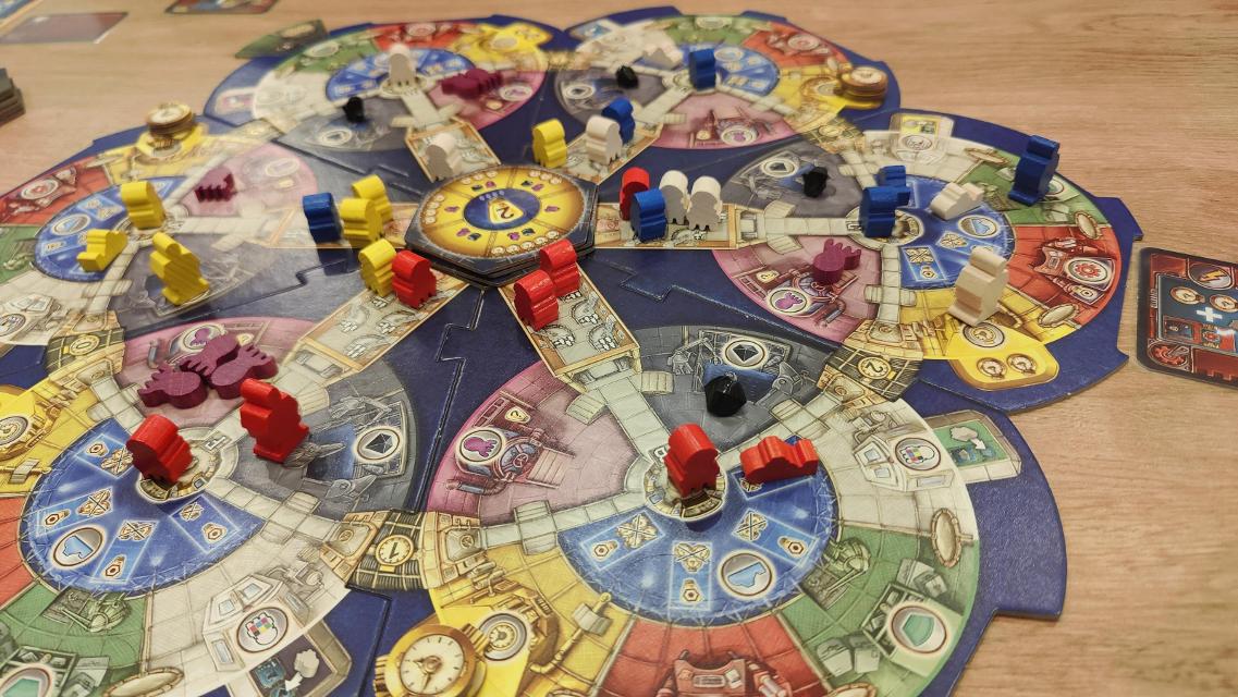 AquaSphere on the table, photo by Kabra