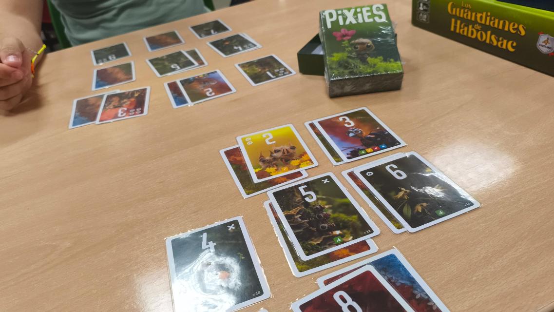 Pixies on the table, photo by Mochilo