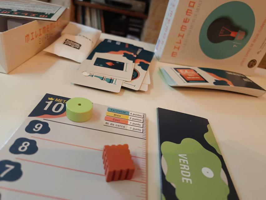 Millimemory on the table, photo by David Vicente