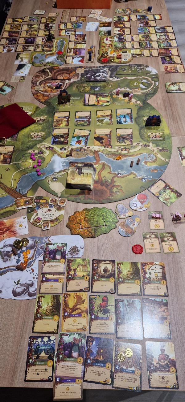 Everdell: The Complete Collection sobre la taula, foto de Pere