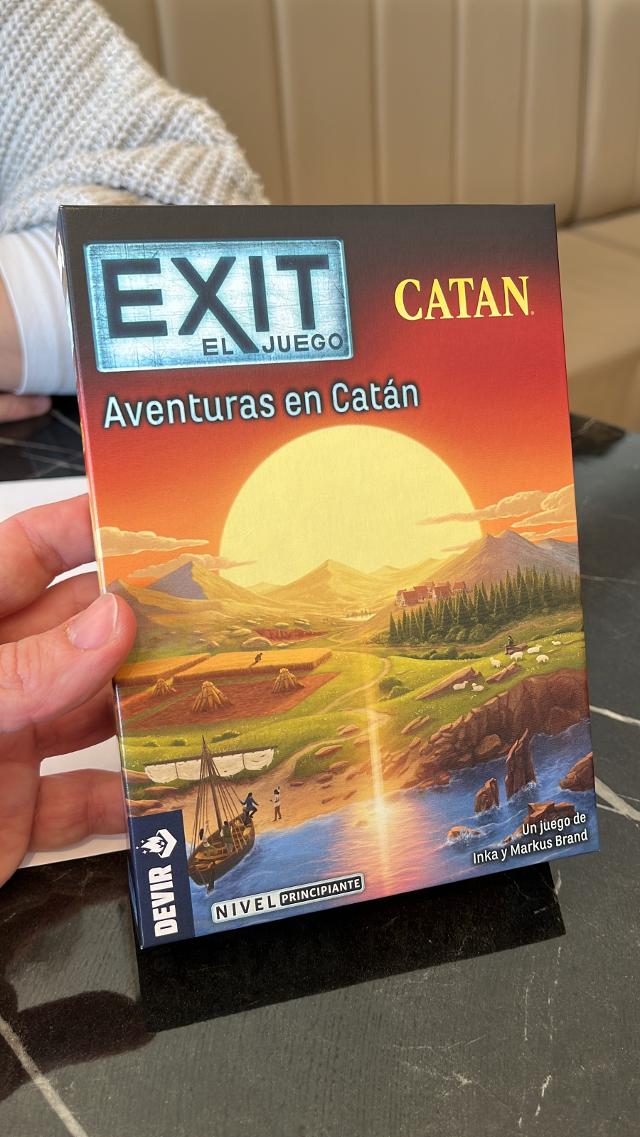 EXIT: The Game – Adventures on Catan on the table, photo by Bruno Circulo Friki
