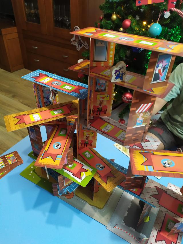 Rhino Hero: Super Battle sobre la taula, foto de Daniel