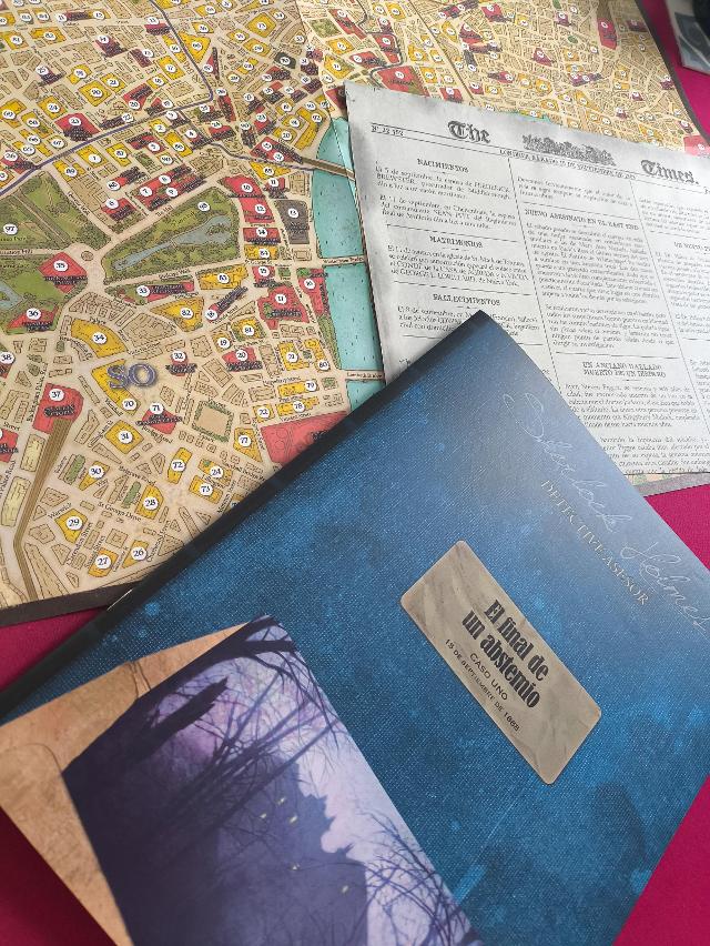 Sherlock Holmes Consulting Detective: Carlton House & Queen's Park on the table, photo by Heldisil
