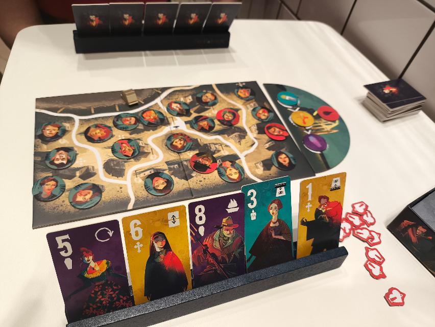 Dracula vs Van Helsing on the table, photo by Heldisil