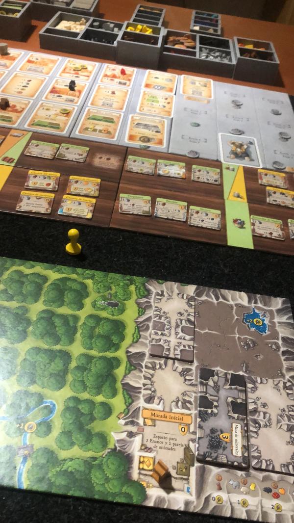 Caverna sobre la taula, foto de Roger