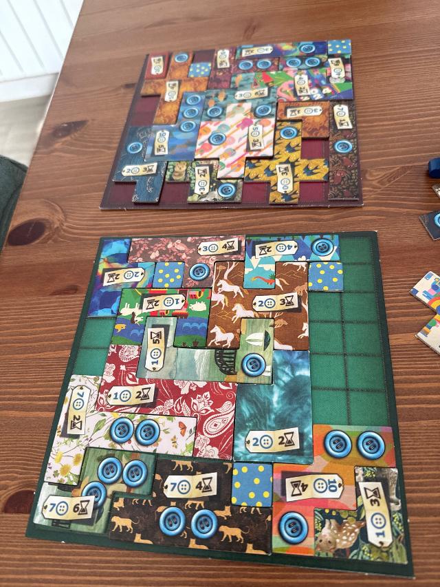 Patchwork sobre la taula, foto de Kiko Biedma