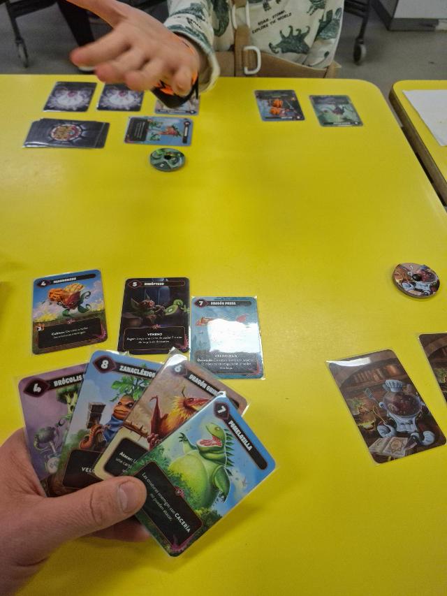 Mindbug: Battlefruit Kingdom na stole, zdjęcie: Artur Rodríguez Coma