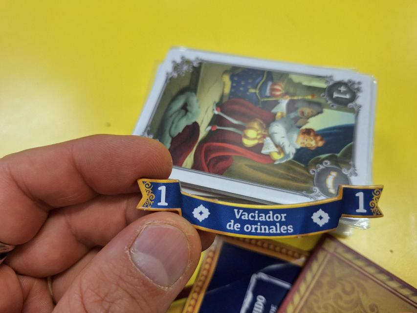For the King (and Me) on the table, photo by Artur Rodríguez Coma