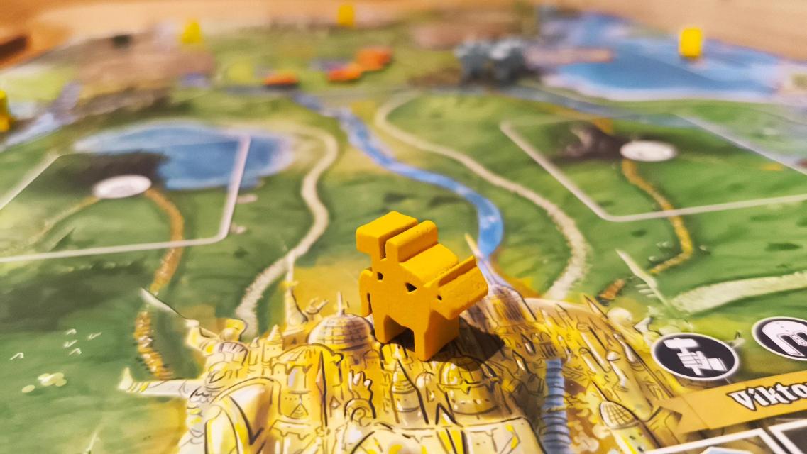 Margraves of Valeria on the table, photo by Mochilo