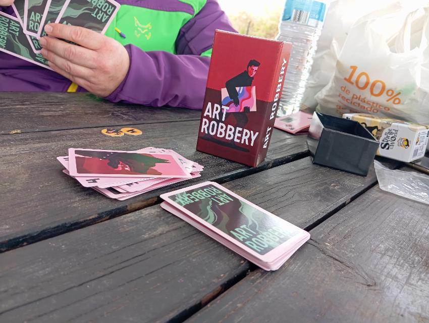 Art Robbery sul tavolo, foto di Estepo Estepoes