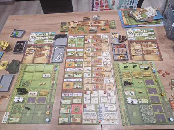 Fields of Arle: Big Box på bordet, foto af Pere