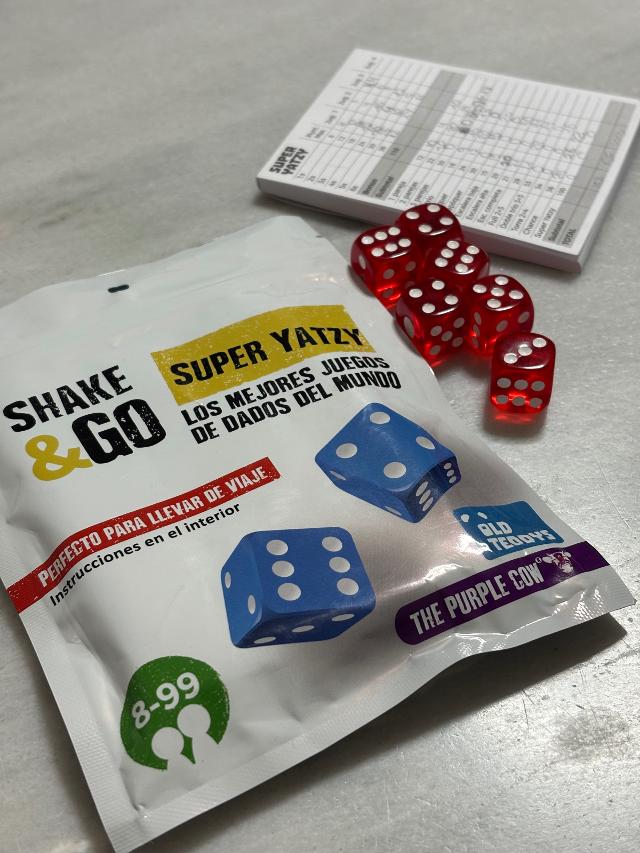 Super Yatzi on the table, photo by Grouchina