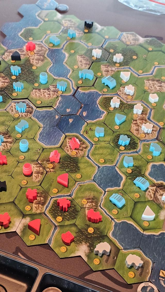 Clans of Caledonia on the table, photo by Jugar y Leer