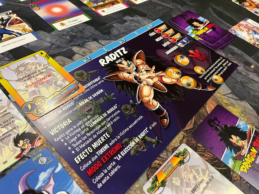 Dragon Ball: Deckbuilding Game sobre la taula, foto de Bruno Circulo Friki